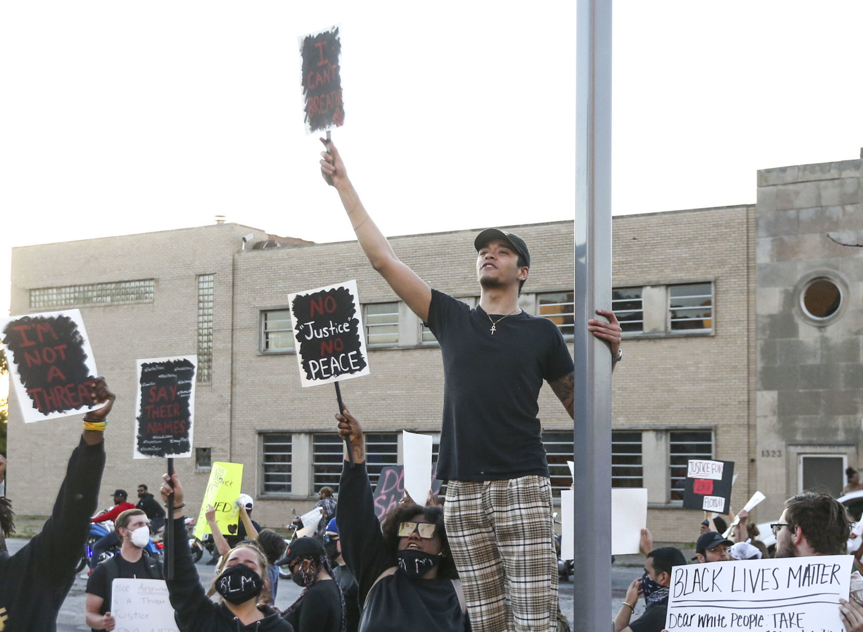 053120-qc-nws-protest-jg-26.JPG